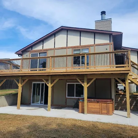 Hot Tub! Fishermans Lake House Retreat