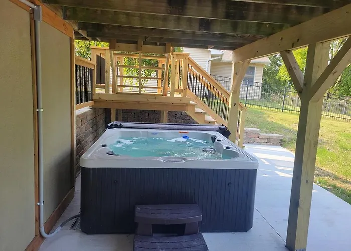 Hot Tub! Fishermans House Retreat Holiday home Pontoon Beach